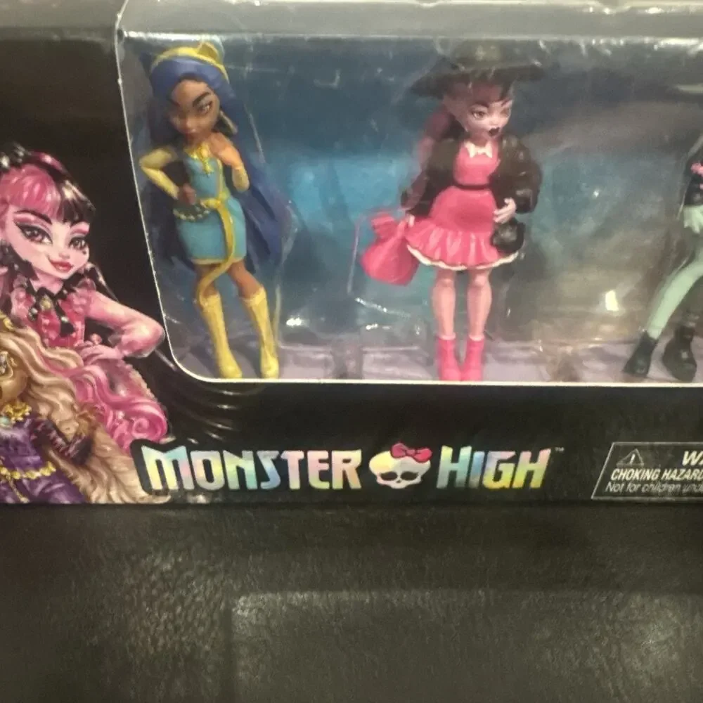 Monster High 4 Doll Gift Set Mattel Draculaura Frankie Cleo Clawdeen